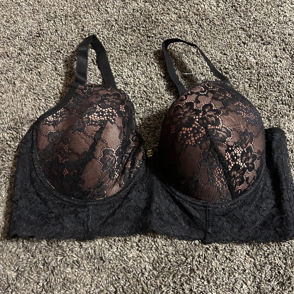 NWT Daisy Fuentes Black Lace Push Up Bra 42D Underwire Straps Hook & Eye Closure